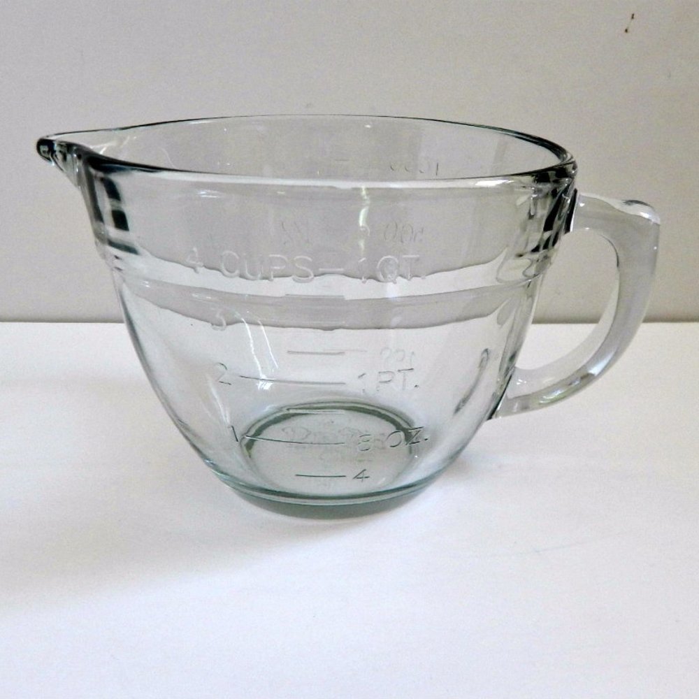 PAMPERED CHEF 4 c/1 Qt Measuring Cup Batter Bowl